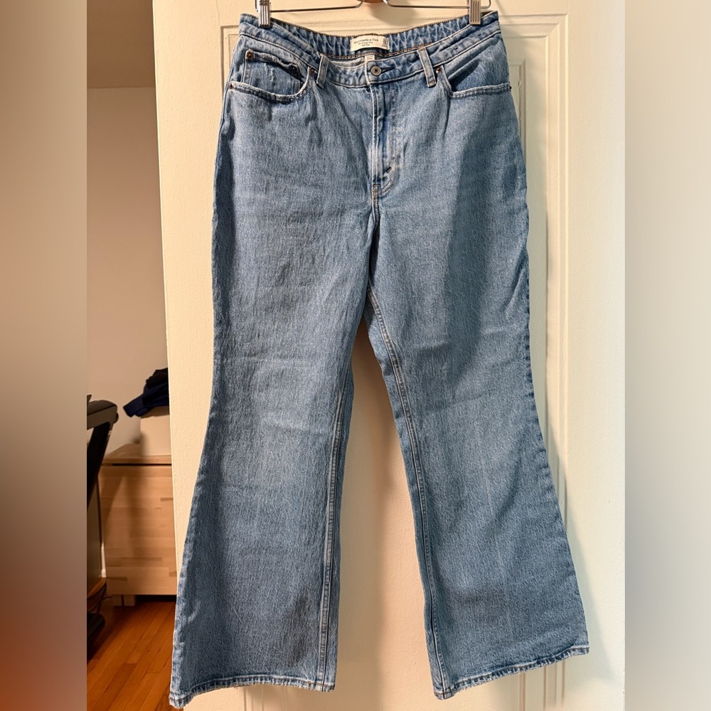 Abercrombie & Fitch Curve Love High Rise Vintage Flare Denim Jean Sz 31 12 Short